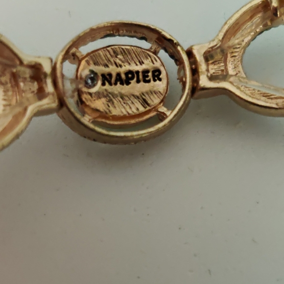 Bracelets & Earrings Bundle 🌴🌴🌴 - Picture 4 of 10